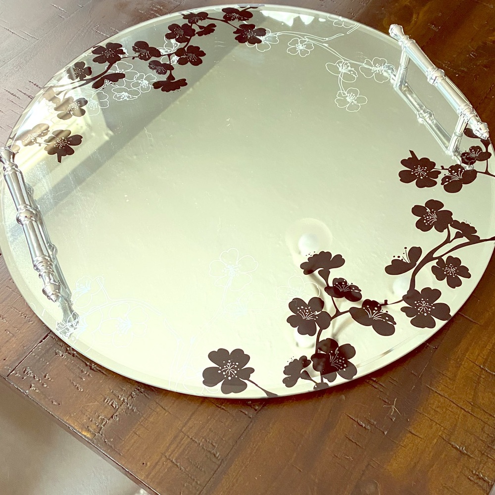 Like brand new glass mirrored table top piece